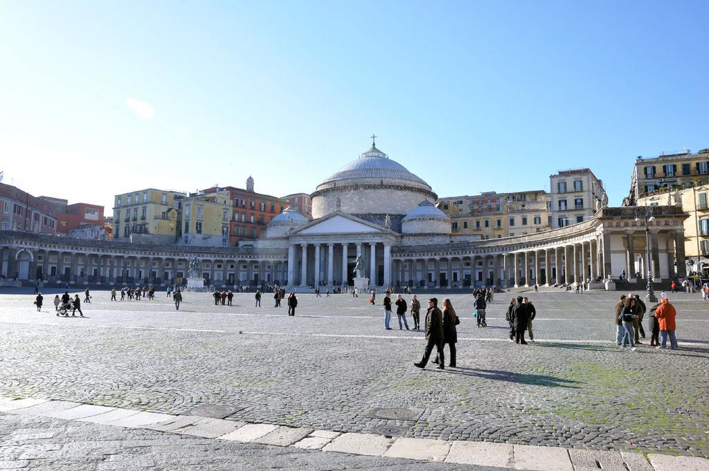 Appartamento Monolocale In Gradoni Di Chiaia Napoli
